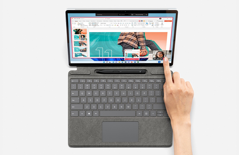 Microsoft Signature Keyboard for Surface Pro 8